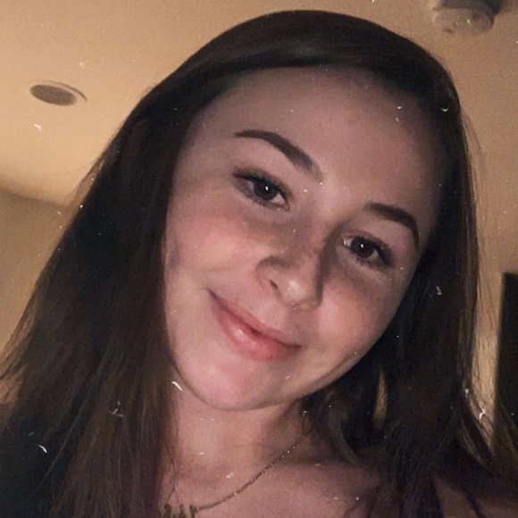 Meet your Posher, Kyla - Picture 1 of 3